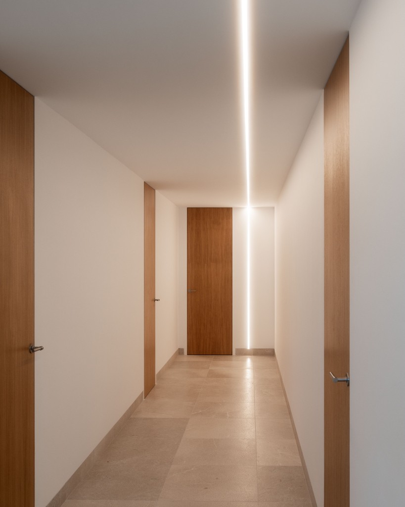 Minimal_Studio-Oblique_House-12