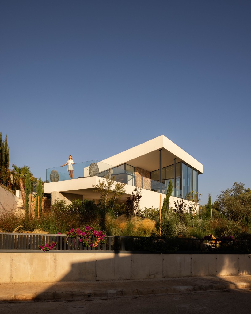 Minimal_Studio-Oblique_House-4
