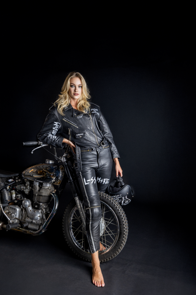 Minimal_Studio-Bullet_Chrome-2